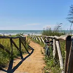 Comfy Seaside Flat Ideal For 5 Guests - Beahost 比比翁