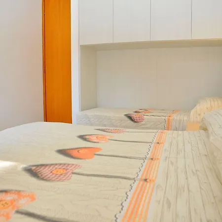 Comfy Seaside Flat Ideal For 5 Guests - Beahost *